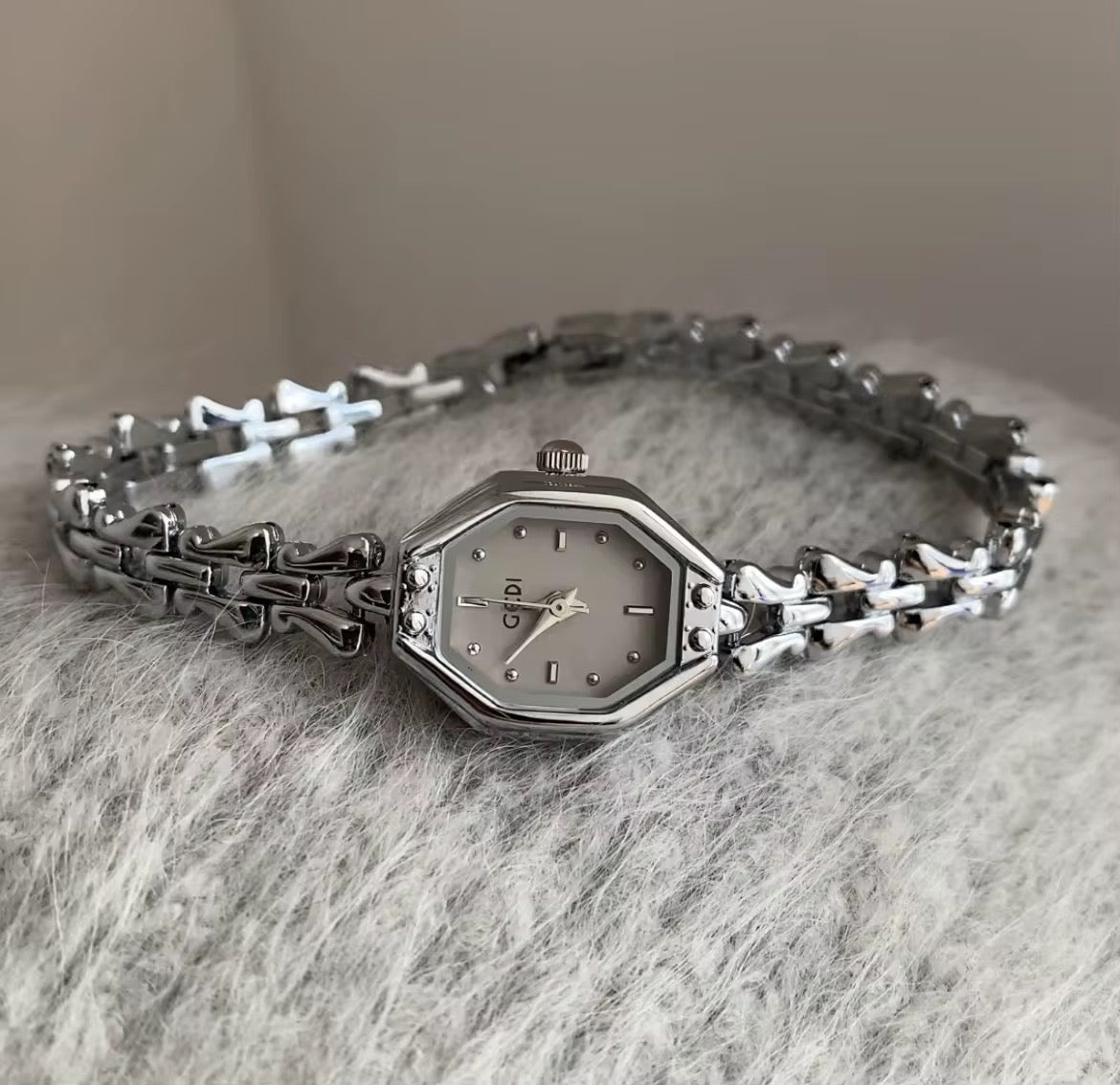 Dainty vintage unique watch