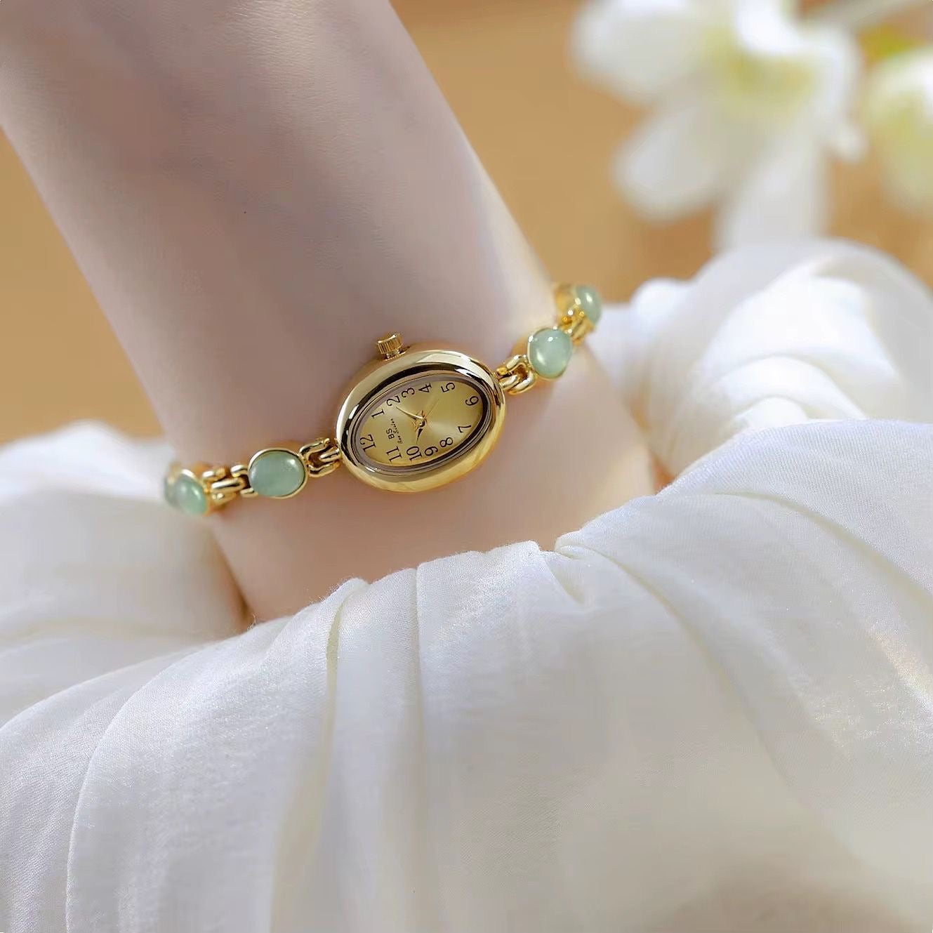 BS Lady Oval vintage wristwatch.