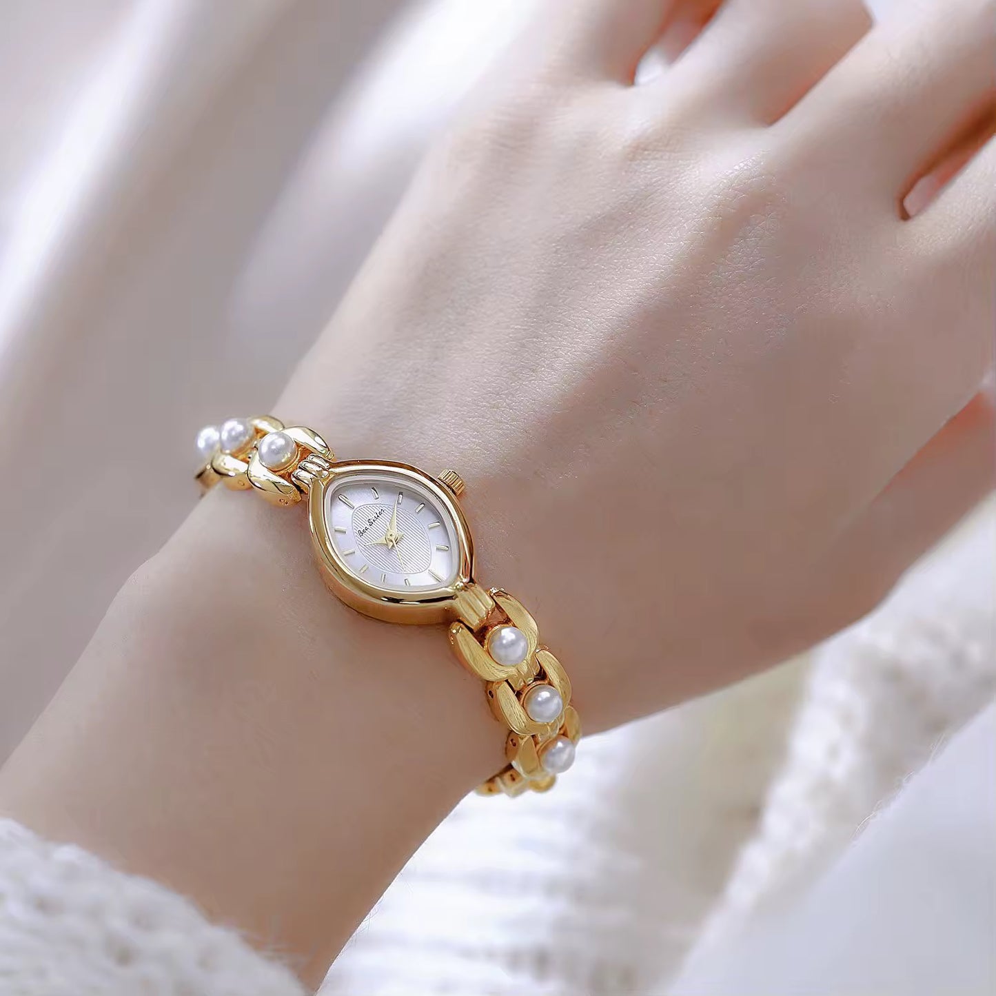 Pearl Luxe Gold Plated Stone