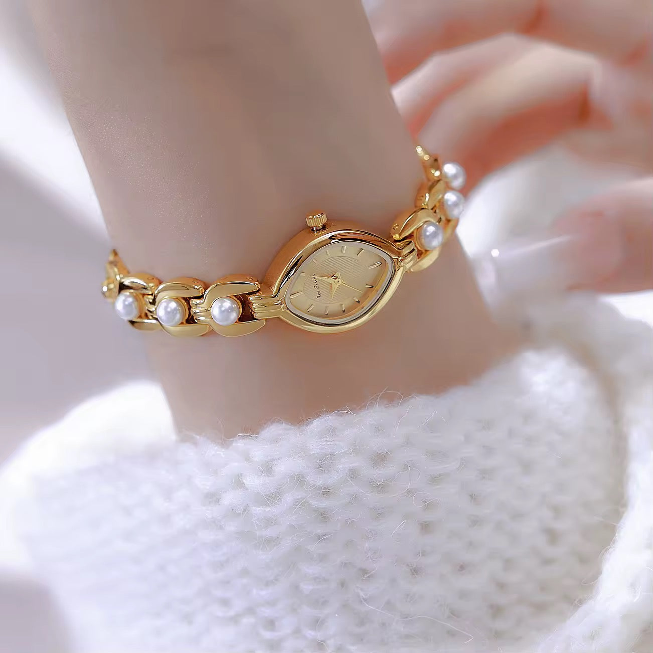Pearl Luxe Gold Plated Stone